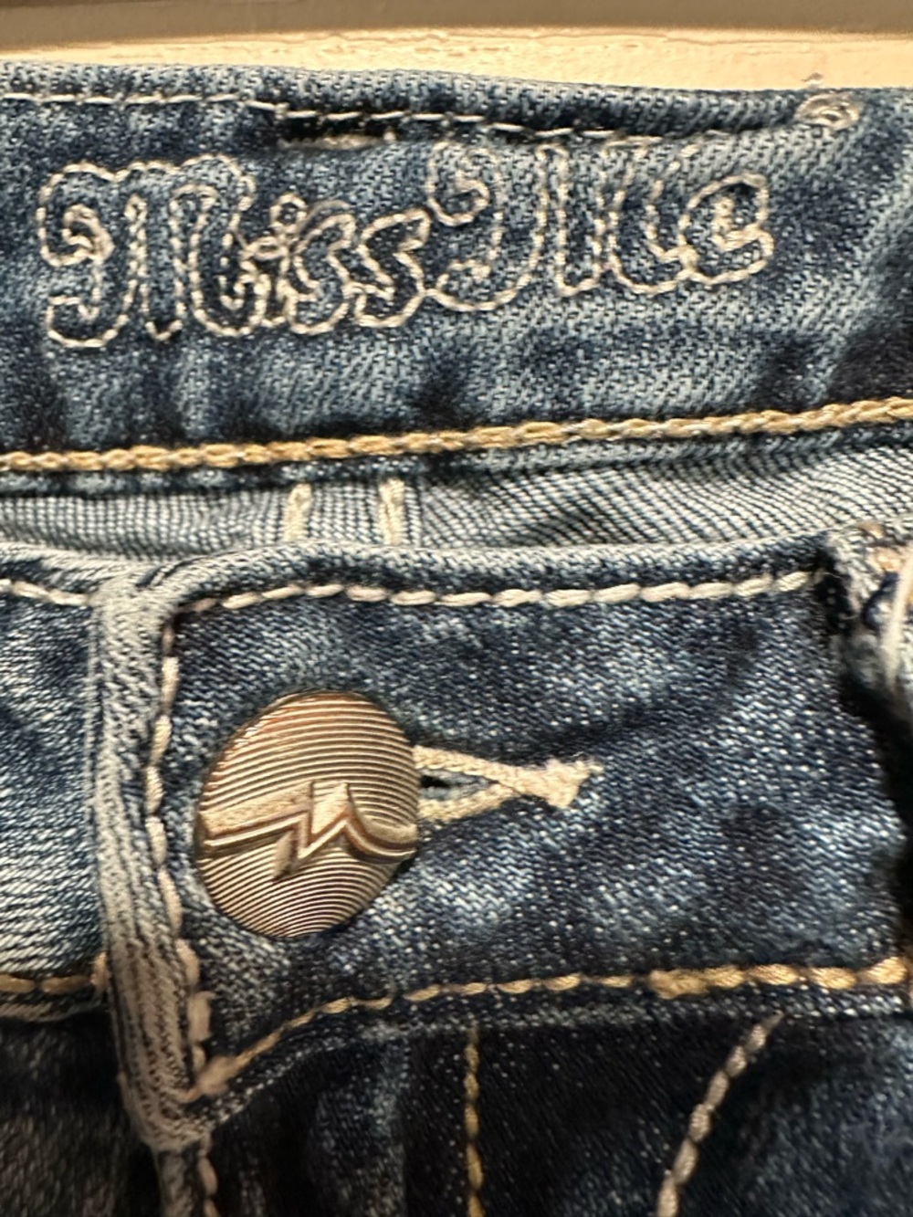 Miss Me Lightly Distressed Skinny Blue Jeans Size 29 - Picture 4 of 9